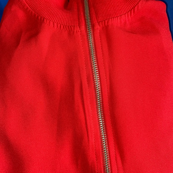 High neck plain red sweater in good condition. (Worn: 1) - Picture 3 of 3